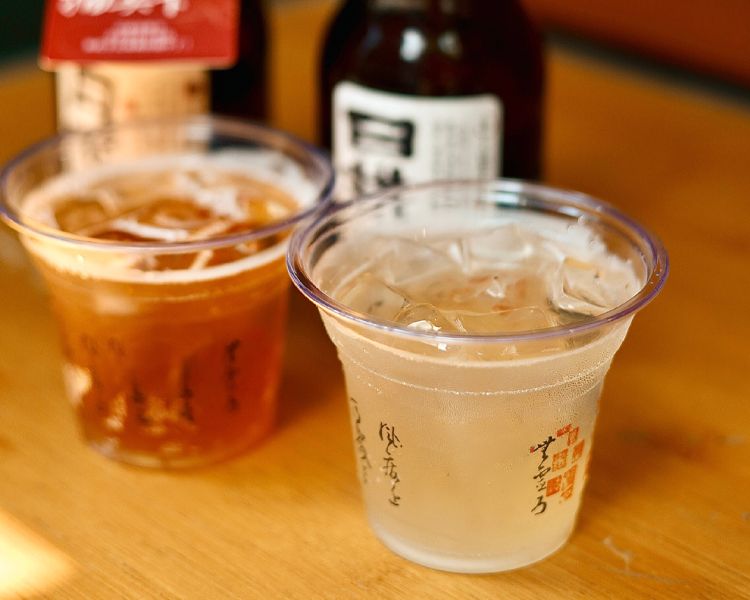 茶颜观色和茶颜悦色哪个先出现，茶颜观色跟茶颜悦色有什么不同